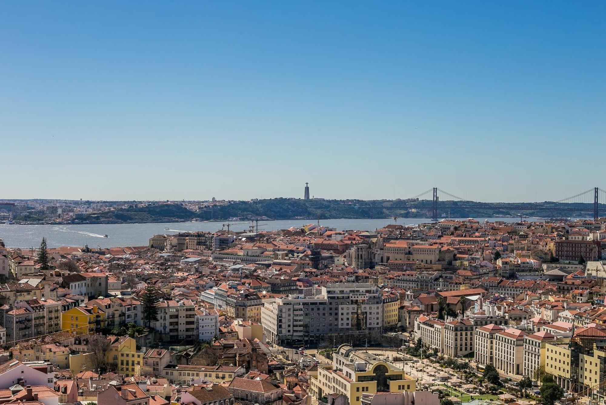 Happy Stay Lisbon - Suite With A View, Private Terrace & Ac Luaran gambar